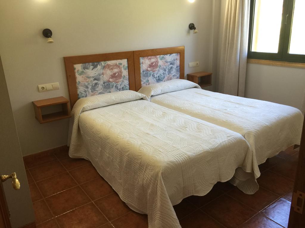 Alojamiento En Entorno Rural Los Trobos Villar de Otero Esterno foto